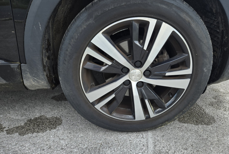 Peugeot 5008 1.2 PureTech 130ch Allure S&S * moteur neuf * Attelage * 7 places * 