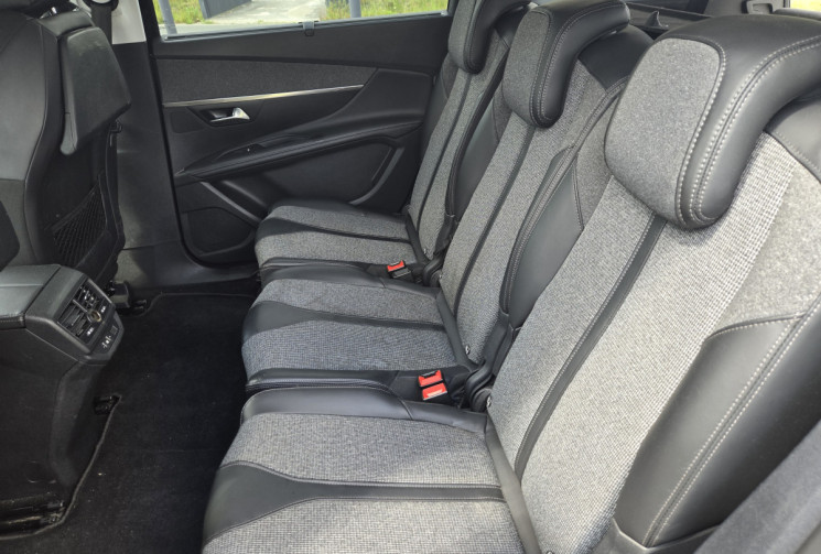 Peugeot 5008 1.2 PureTech 130ch Allure S&S * moteur neuf * Attelage * 7 places * 