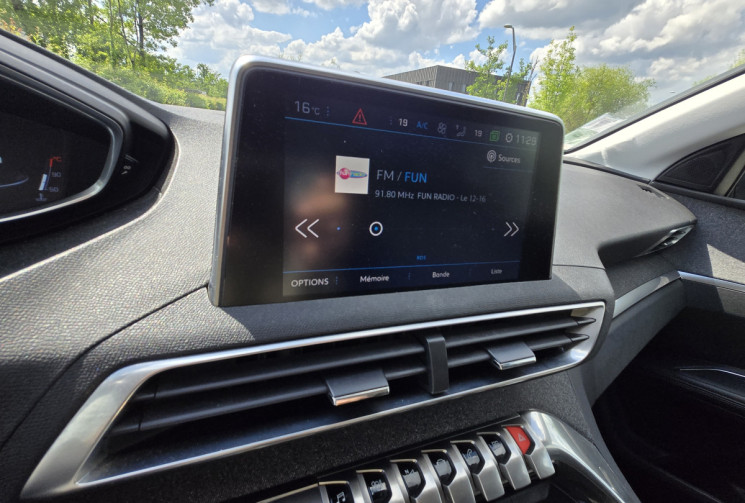 Peugeot 5008 1.2 PureTech 130ch Allure S&S * moteur neuf * Attelage * 7 places * 