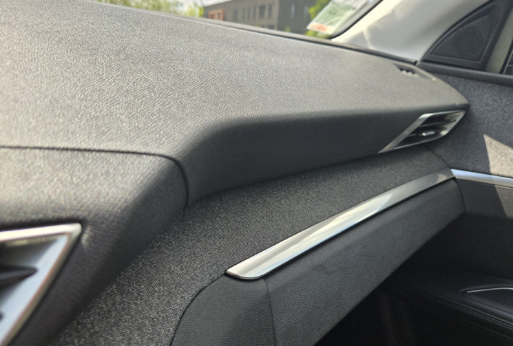 Peugeot 5008 1.2 PureTech 130ch Allure S&S * moteur neuf * Attelage * 7 places * 