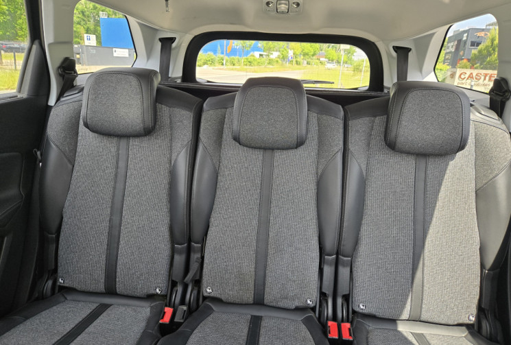 Peugeot 5008 1.2 PureTech 130ch Allure S&S * moteur neuf * Attelage * 7 places * 
