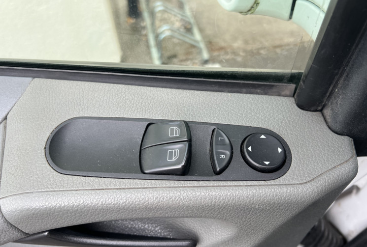 Mercedes Vito (639) 111 CDi 2.1 CDI Fourgon court 115 CH AMÉNAGÉ, 100% AUTONOME 