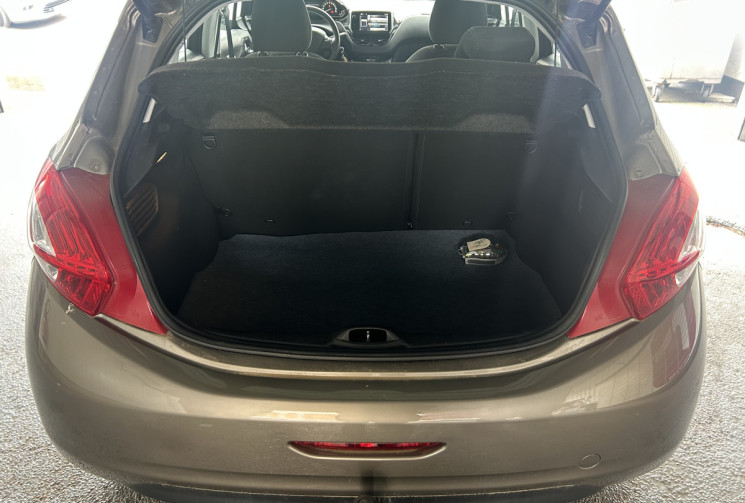 Peugeot 208 1.6 120 FAIBLE KILOMETRA