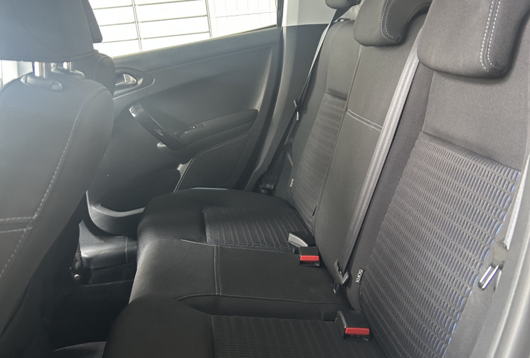 Peugeot 208 1.6 120 FAIBLE KILOMETRA