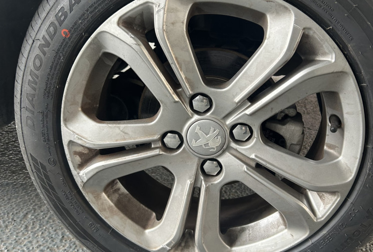 Peugeot 208 1.6 120 FAIBLE KILOMETRA