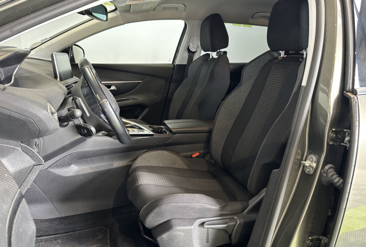 Peugeot 5008 1.5l HDI 130 CV Active Business / ATTELAGE