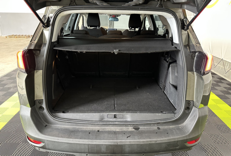 Peugeot 5008 1.5l HDI 130 CV Active Business / ATTELAGE