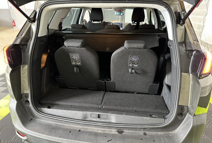Peugeot 5008 1.5l HDI 130 CV Active Business / ATTELAGE