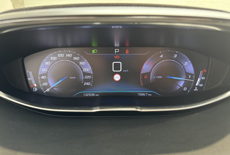 Peugeot 5008 1.5l HDI 130 CV Active Business / ATTELAGE