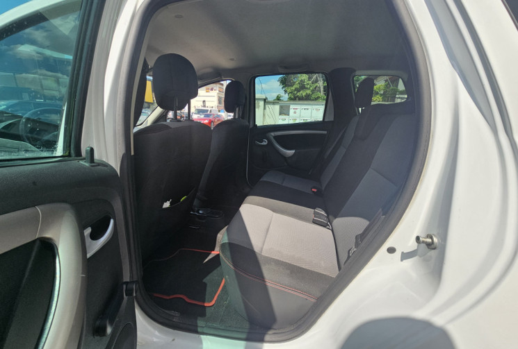 Dacia Duster 1.6 16v 105 ch eco² Bioéthanol Lauréate 4X2