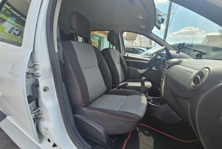 Dacia Duster 1.6 16v 105 ch eco² Bioéthanol Lauréate 4X2