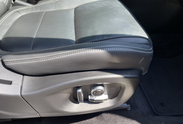 Jaguar E-Pace D165 ch MHEV R-Dynamic BVA AWD/Toit Pano/Apple CarPlay/ Sellerie Cuir et Elect. 