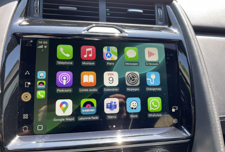 Jaguar E-Pace D165 ch MHEV R-Dynamic BVA AWD/Toit Pano/Apple CarPlay/ Sellerie Cuir et Elect. 