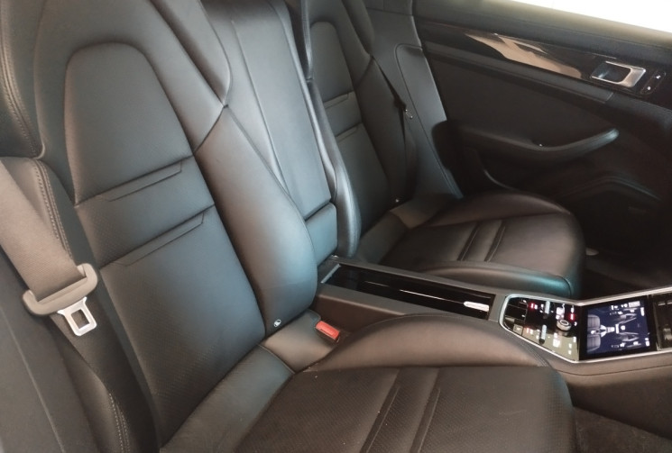 Porsche Panamera 4 E-Hybrid 2.9 DFi V6 24V 462 Plug in Hybrid PDK8 330 cv Boîte auto
