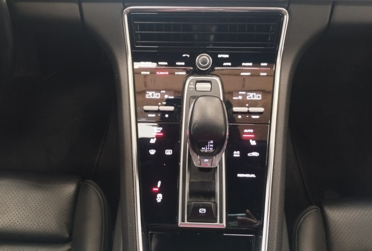 Porsche Panamera 4 E-Hybrid 2.9 DFi V6 24V 462 Plug in Hybrid PDK8 330 cv Boîte auto