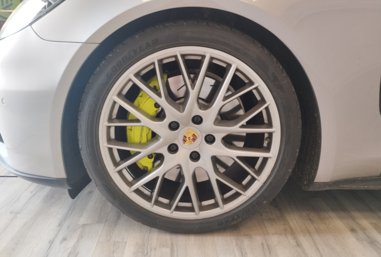 Porsche Panamera 4 E-Hybrid 2.9 DFi V6 24V 462 Plug in Hybrid PDK8 330 cv Boîte auto