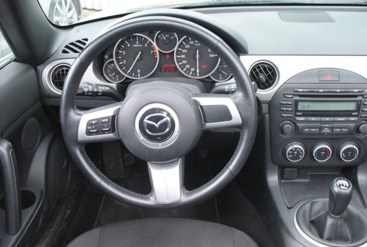 Mazda MX-5 III 1.8 MZR 126 Elegance