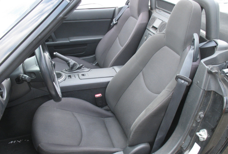 Mazda MX-5 III 1.8 MZR 126 Elegance