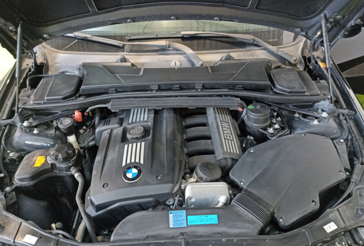 BMW Série 3 325i E90 LCi Pack M GARANTIE 6 MOIS 