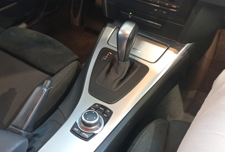BMW Série 3 325i E90 LCi Pack M GARANTIE 6 MOIS 
