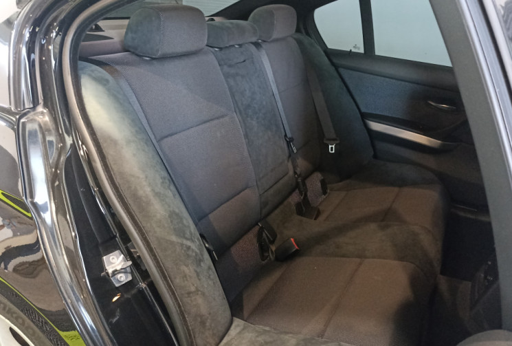 BMW Série 3 325i E90 LCi Pack M GARANTIE 6 MOIS 