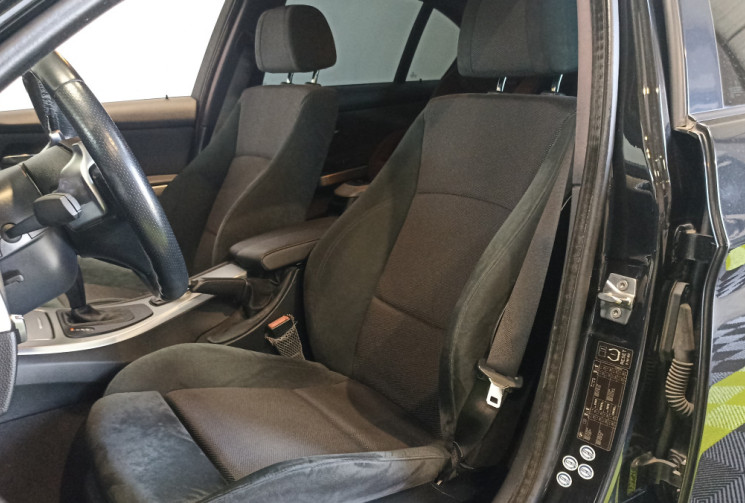 BMW Série 3 325i E90 LCi Pack M GARANTIE 6 MOIS 