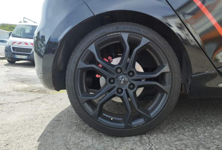 Renault Clio IV 1.6 T 200 RS EDC BVA