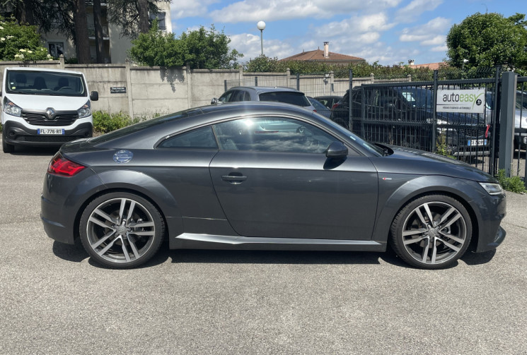 Audi TT 2.0L TFSI / 230 CH / S LINE