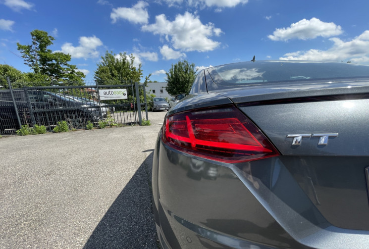Audi TT 2.0L TFSI / 230 CH / S LINE