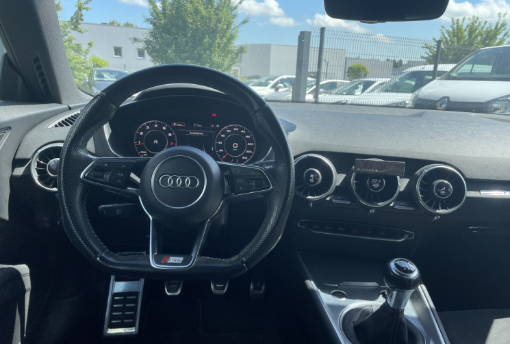 Audi TT 2.0L TFSI / 230 CH / S LINE
