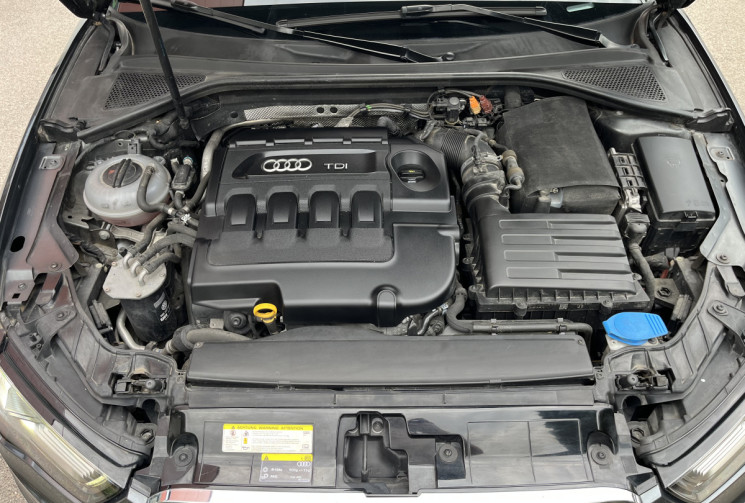 Audi A3 Sportback 2.0 TDI 150 ch S line S tronic 6 / TOIT OUVRANT / REGULATEUR ADAPTATIF  