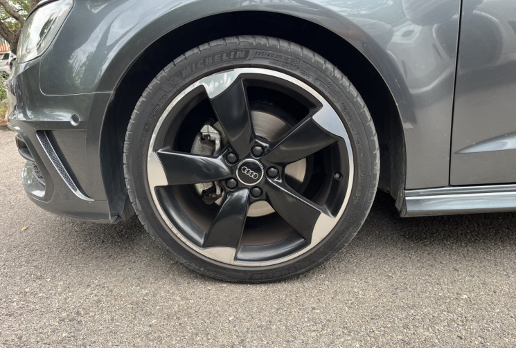Audi A3 Sportback 2.0 TDI 150 ch S line S tronic 6 / CAMERA / TOIT OUVRANT / REGULATEUR ADAPTATIF  
