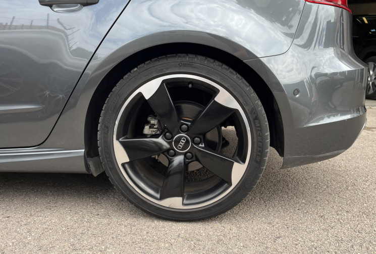 Audi A3 Sportback 2.0 TDI 150 ch S line S tronic 6 / CAMERA / TOIT OUVRANT / REGULATEUR ADAPTATIF  