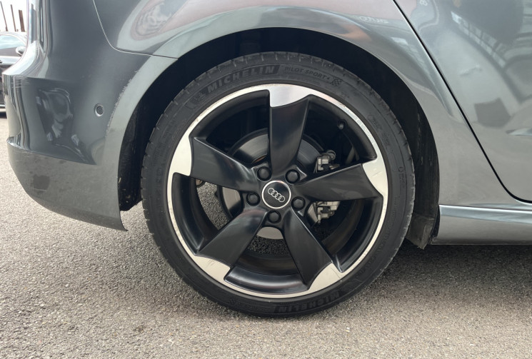 Audi A3 Sportback 2.0 TDI 150 ch S line S tronic 6 / CAMERA / TOIT OUVRANT / REGULATEUR ADAPTATIF  