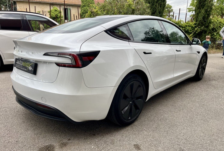 Tesla Model 3 HIGHLAND STANDARD RWD 275 CH / 1°MAIN