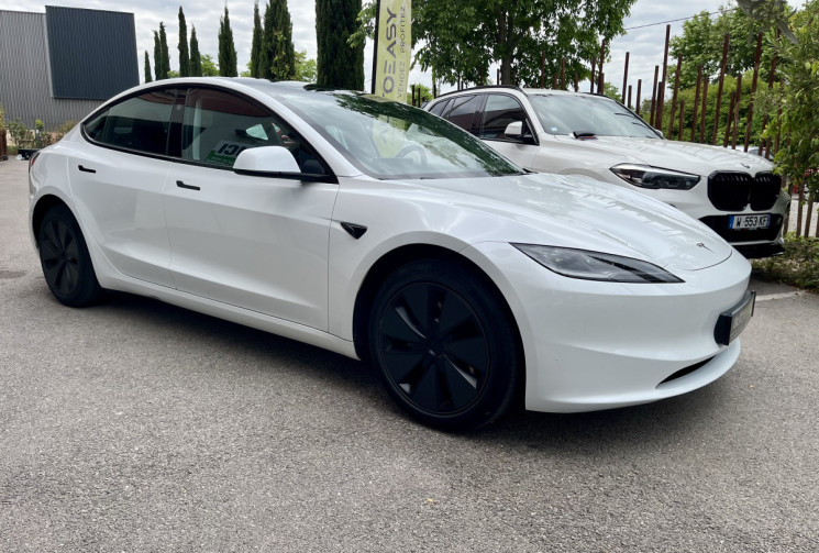Tesla Model 3 HIGHLAND STANDARD RWD 275 CH / 1°MAIN