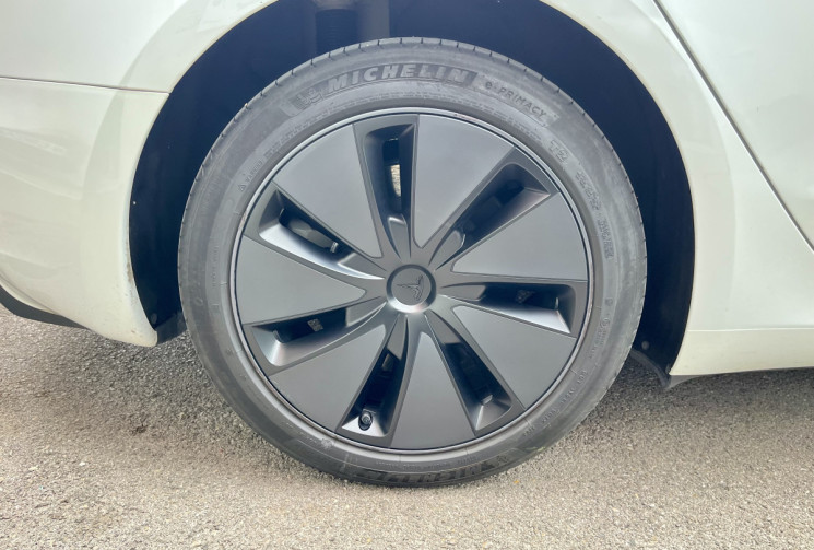 Tesla Model 3 HIGHLAND STANDARD RWD 275 CH / 1°MAIN