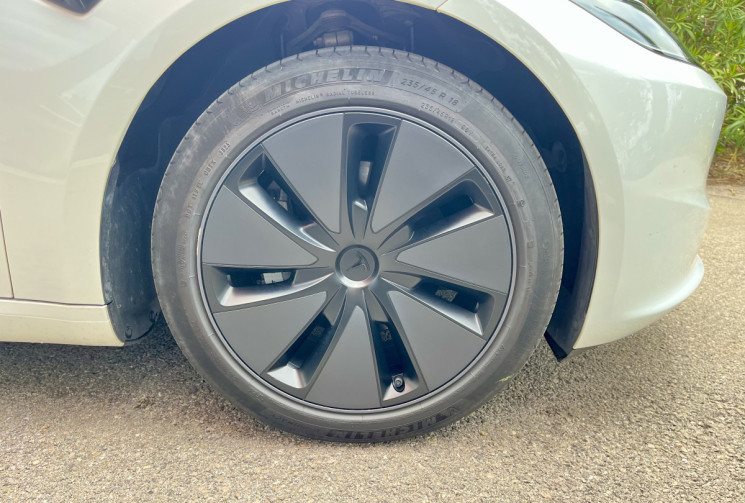 Tesla Model 3 HIGHLAND STANDARD RWD 275 CH / 1°MAIN