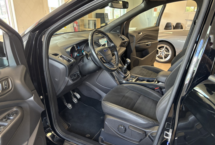 Ford Kuga II 2.0 TDCi 16V 4x2 150 ST LINE