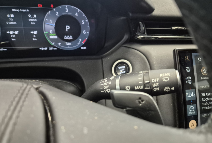 Land-Rover Range Rover Velar 2.0L P400e PHEV 404 ch HSE R-Dynamic
