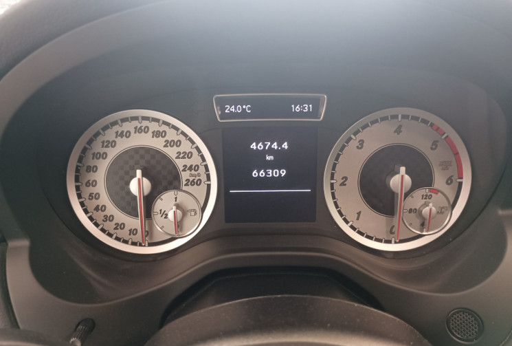 Mercedes Classe A Pack AMG (W176) 200 CDi 1.8 CDI 16V DPF BlueEFFICIENCY S&S 136 cv