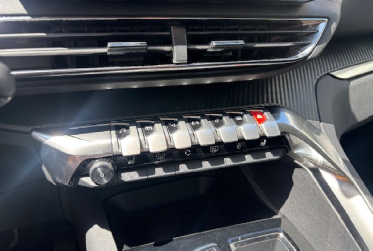 Peugeot 5008 1.2 130 ACTIVE PACK EAT8 origine France 2eme main / CAMERA / SIEGE CHAUFFANT