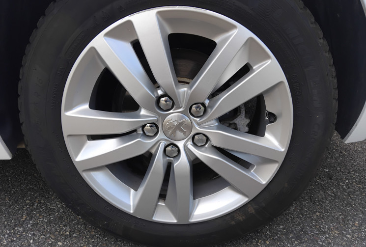 Peugeot 308 1.6 BlueHDI 120 CV STYLE S&S  EAT6 - GPS - Radars -