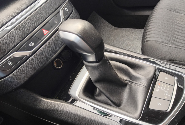 Peugeot 308 1.6 BlueHDI 120 CV STYLE S&S  EAT6 - GPS - Radars -
