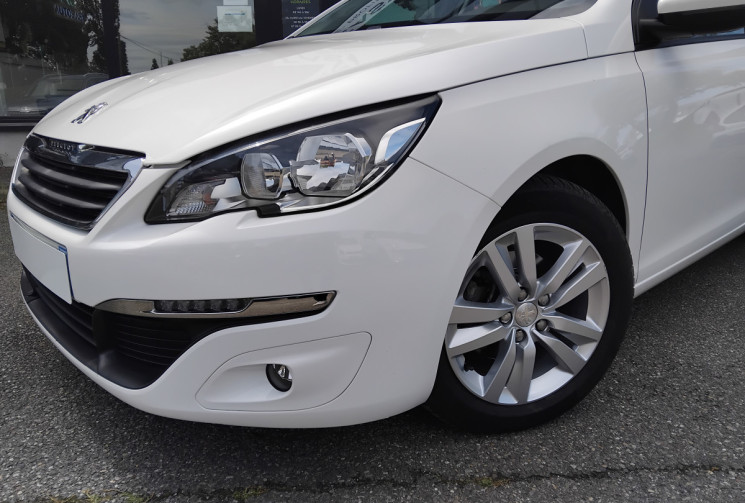 Peugeot 308 1.6 BlueHDI 120 CV STYLE S&S  EAT6 - GPS - Radars -