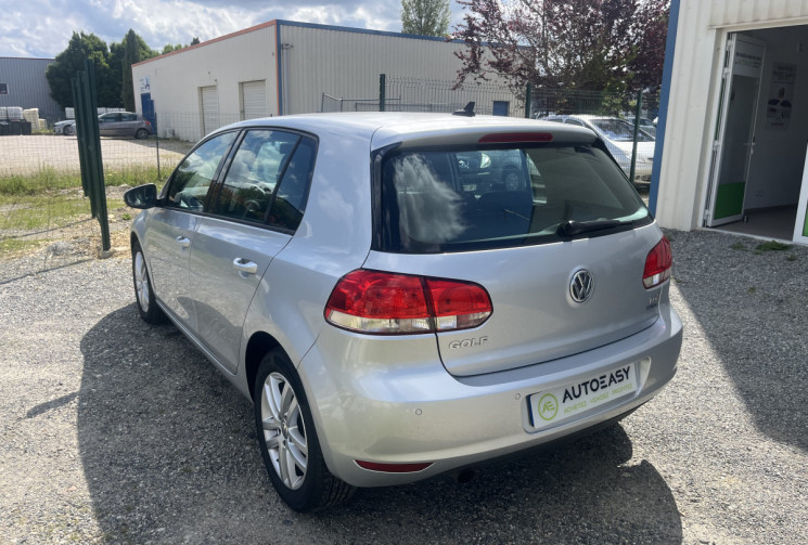 Volkswagen Golf 1.6 TDI 105ch BlueMotion FAP Confortline 5p