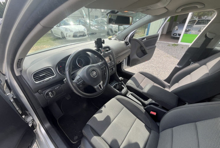 Volkswagen Golf 1.6 TDI 105ch BlueMotion FAP Confortline 5p