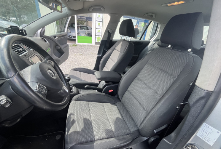 Volkswagen Golf 1.6 TDI 105ch BlueMotion FAP Confortline 5p