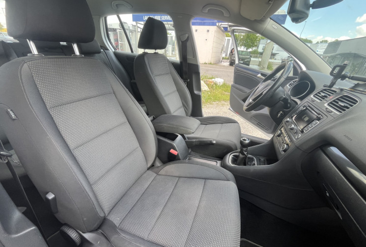 Volkswagen Golf 1.6 TDI 105ch BlueMotion FAP Confortline 5p