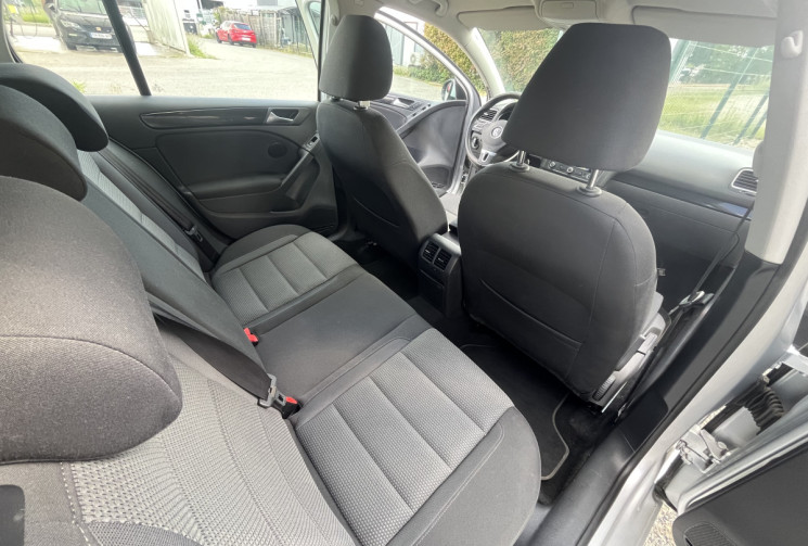 Volkswagen Golf 1.6 TDI 105ch BlueMotion FAP Confortline 5p